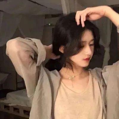 火车上的女孩2021
